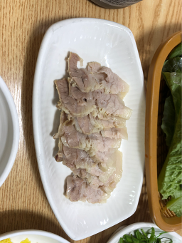 Bujajipdwaejigukbap (부자집돼지국밥) 1