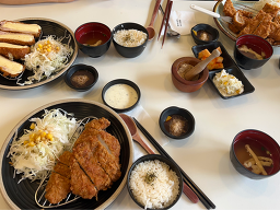 Iligongsaengdonkkaseu (일이공생돈까스) 3