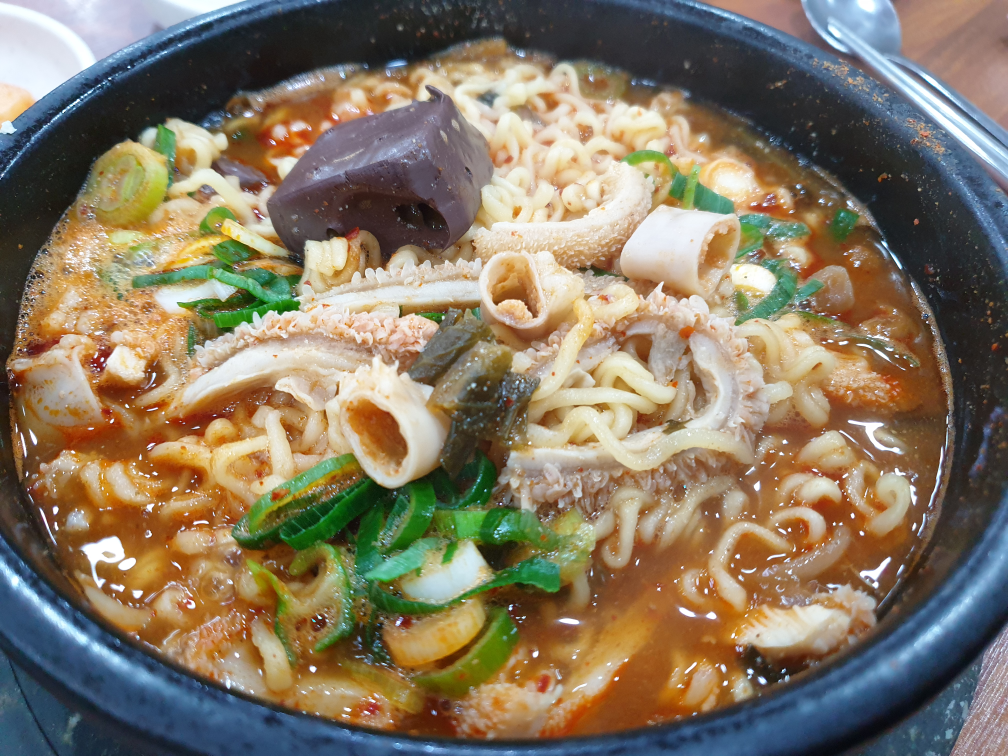 Sinjeonggoljeontongppyeohaejangguk (신정골전통뼈해장국) 3