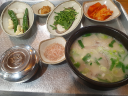 Deodoijonggajip dwaejigukbap (더도이종가집 돼지국밥) 3