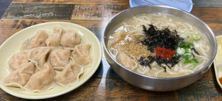 Wonjugimchimandu (원주김치만두) 3
