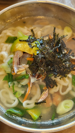 Wonhaemulkalguksu (원해물칼국수) 3