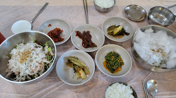 Sinhwahoetjip (신화횟집) 1