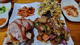 Jejuhanbangjokbal (제주한방족발) 2