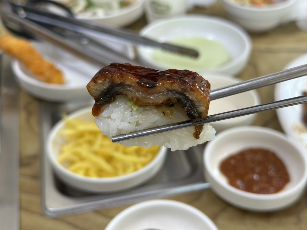 Pungcheonjangeojikpanjang (풍천장어직판장) 3