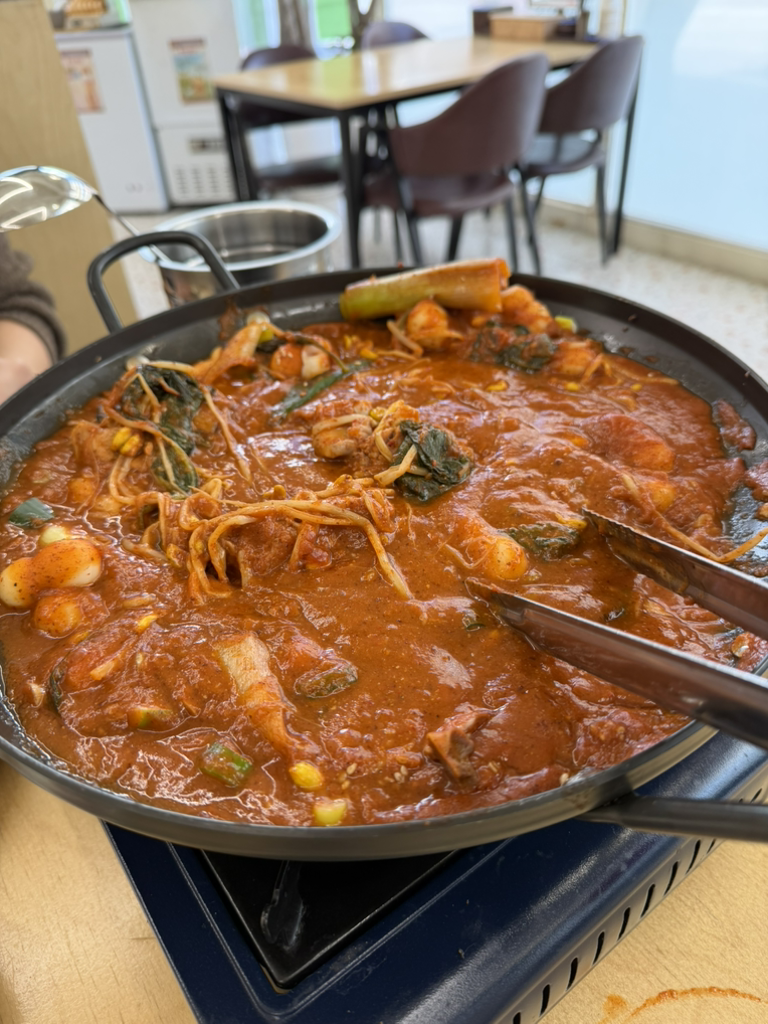 Jiseobanggamjatang (지서방감자탕) 2