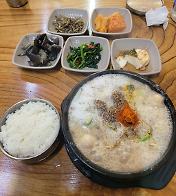 돈애랑장터순대국감자탕 대표 사진