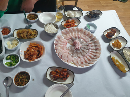 Dongbaekhoetjip (동백횟집) 2