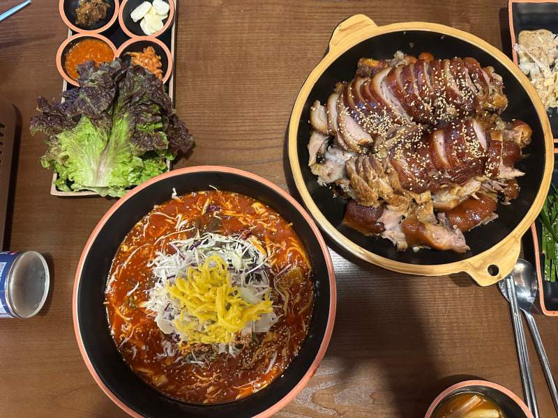 럭키족발 송도점 사진 2