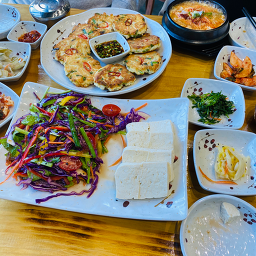 Gaebongbakdubu (개봉박두부) 2