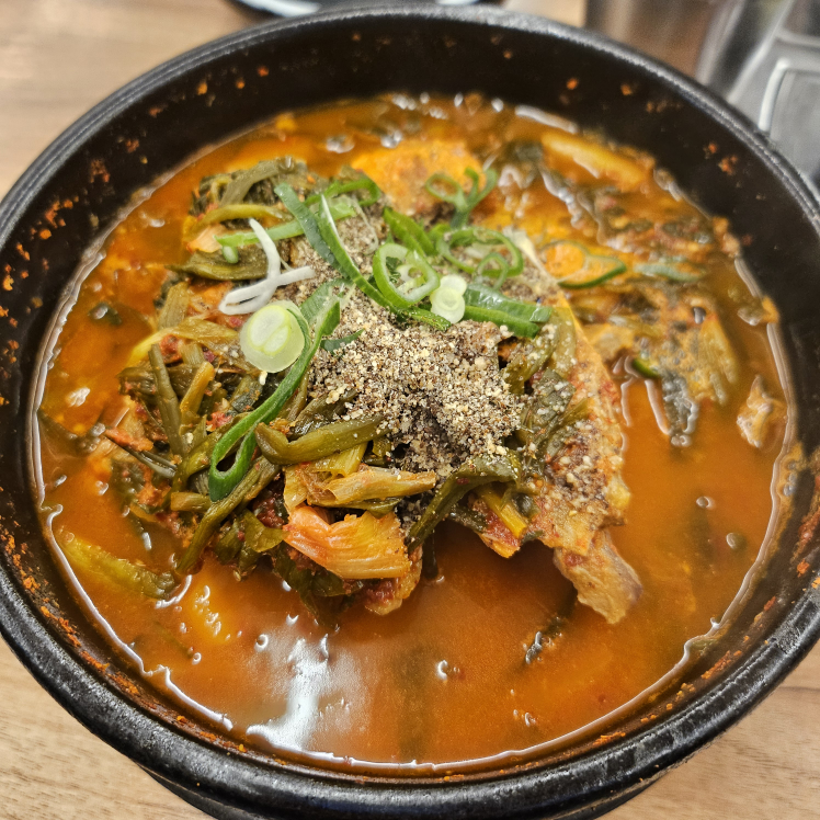 Cheomdandolsotgamjatang 5