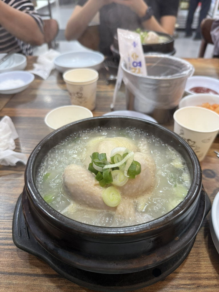 Daeseongsamgyetang (대성삼계탕) 2