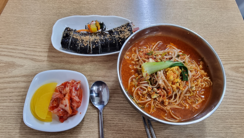 모퉁이집 대표 사진
