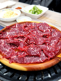 Hongganesaenggogijeonmunjeom (홍가네생고기전문점) 3