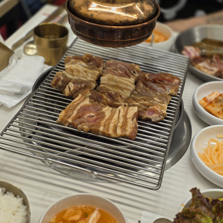 신촌꽃돼지 대표 사진