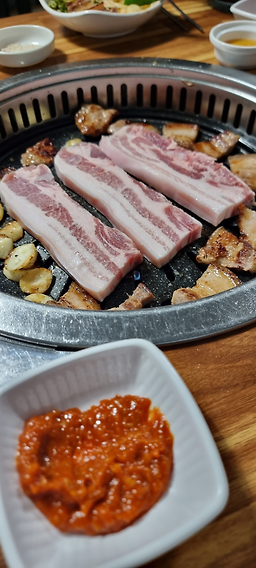 Gilmatichamsutgoeul (길맞이참숯고을) 1