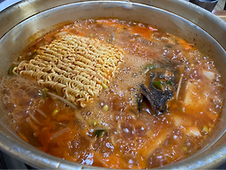 Jeongdeunjipgimyeosane (정든집김여사네) 1