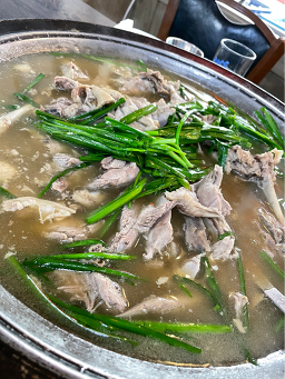 Hyangwonhwanggeumorinongjang (향원황금오리농장) 1
