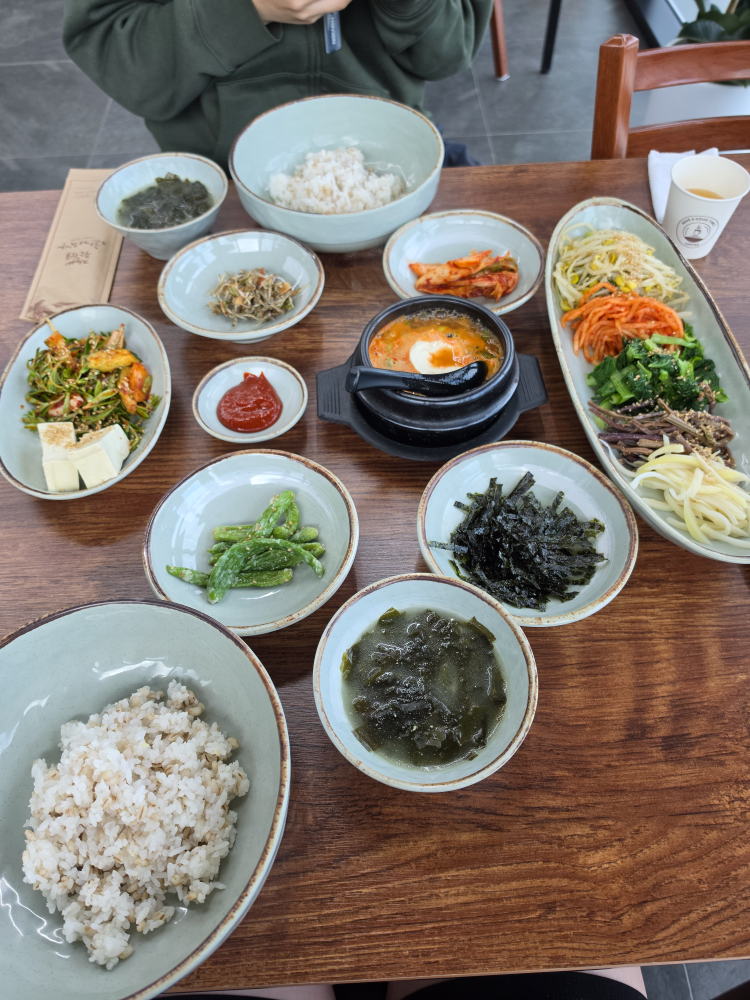Cheonnyeonboribap (천년보리밥) 2