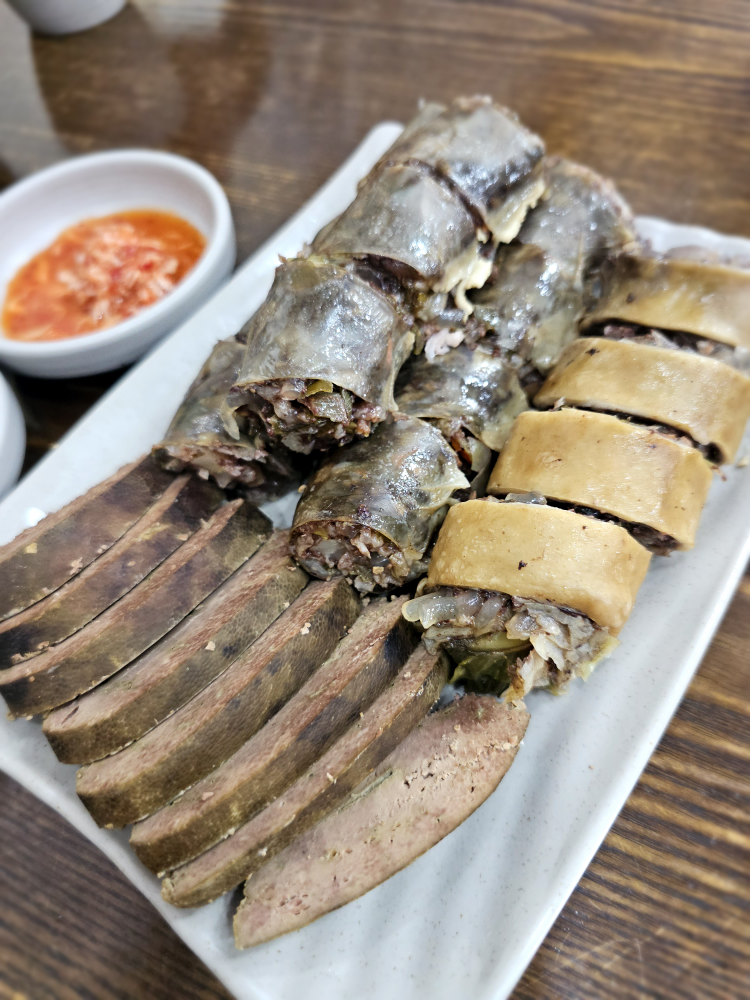 Maseokabaisundae (마석아바이순대) 2