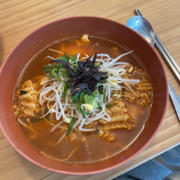 틈새라면 홍대놀이터점 사진 6