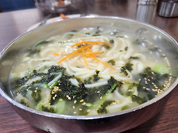 ㈜총각손칼국수 6