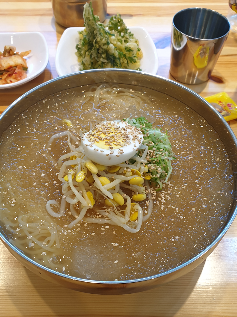 Ganghwaseomjinijjoludong (강화섬진이쫄우동) 3