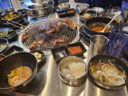 Deogogichanggo (더고기창고) 3