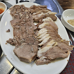 Myeongpumeuljisundaeguk (명품을지순대국) 3