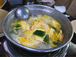 Jinwonjodakhanmari (진원조닭한마리) 1