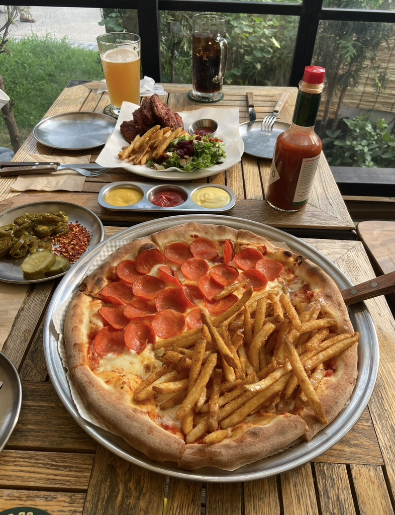 에일크루 피자펍 홍대점 사진 2
