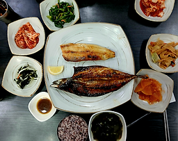 Sinansaengseonmodeumjjimhaemul (신안생선모듬찜해물) 2