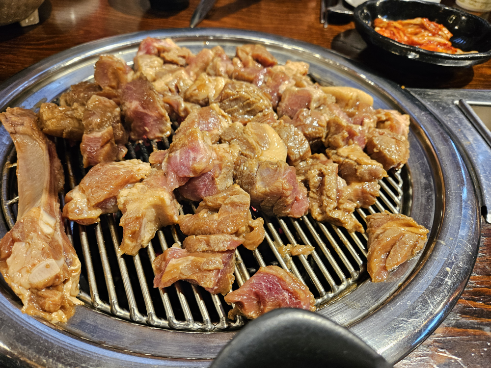 Heungbugolsutbulgalbi (흥부골숯불갈비) 2