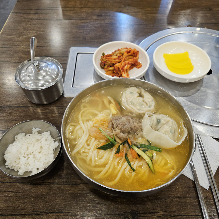Myeongdongkalguksu 5