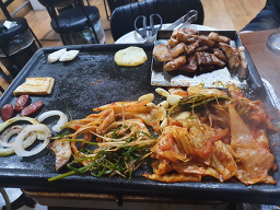 고향돌김치삼겹살 5