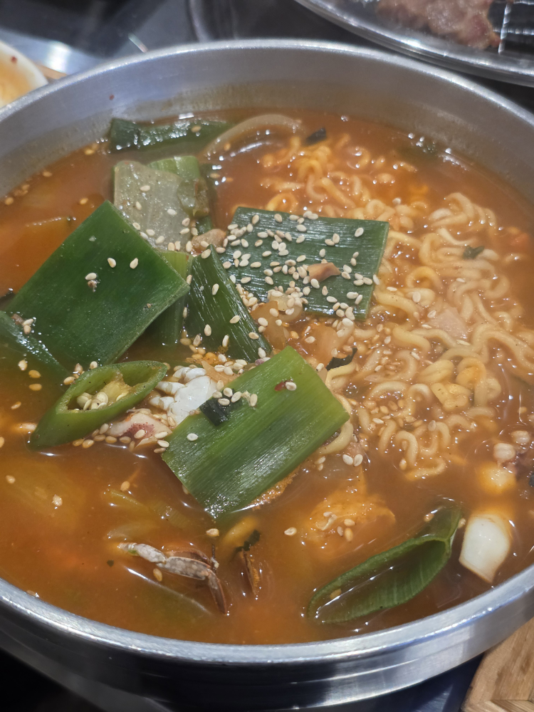 반지하 1