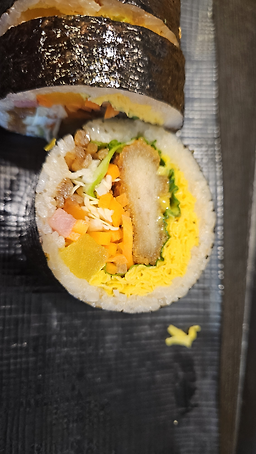 청담동마녀김밥 신사역점 사진 3