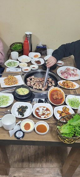 Yucheonjumeokgui (유천주먹구이) 1