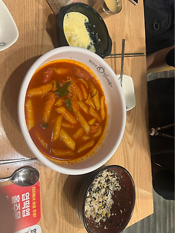 Dongdaemun yeopgitteokboki (동대문 엽기떡볶이) 3