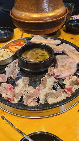 우리동네 생고기 무한리필 금호 사진 3