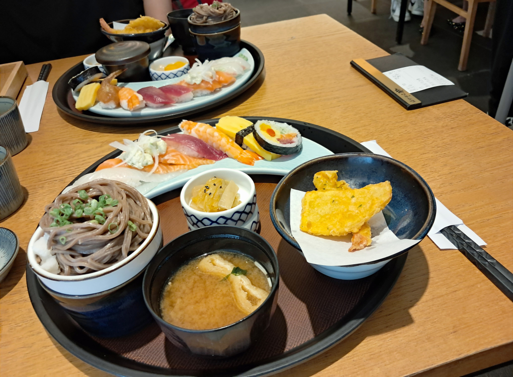 Sangmuchobapsanbonjeom (상무초밥산본점) 3