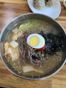 Hanhamjimemilguksu (한함지메밀국수) 1