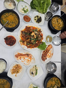 Cheongsonggadeun (청송가든) 1
