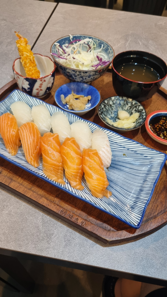 Baekchobap (백초밥) 3