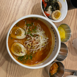 탄탄면공방 수원망포역점 사진 3