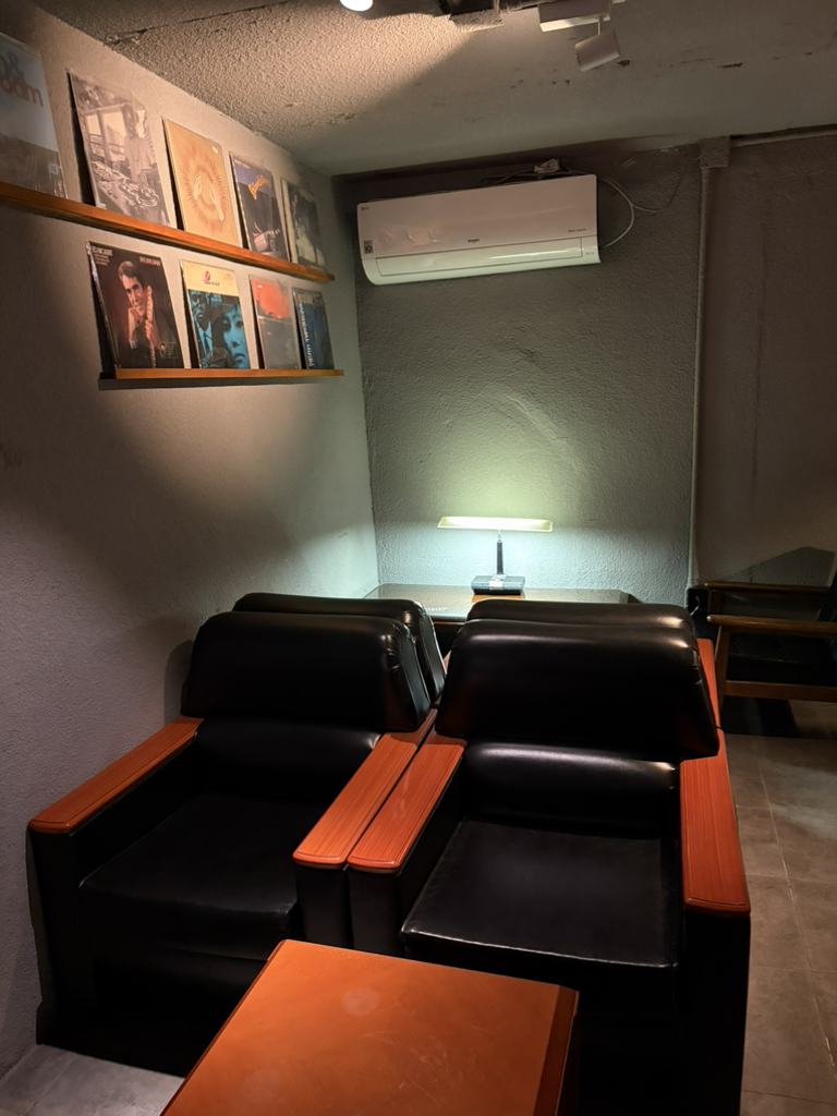 레코즈커피&Bar 대표 사진