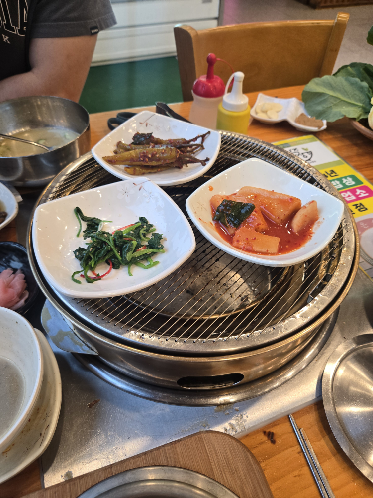 Daegachamsutbulgui (대가참숯불구이) 1