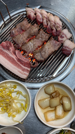 돈사촌 외도점 대표 사진