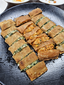Oedongmaetdolsundubu (외동맷돌순두부) 3