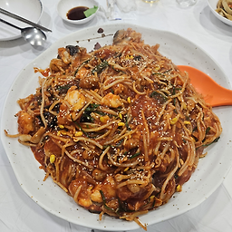 Gamposaengagusikdang (감포생아구식당) 2